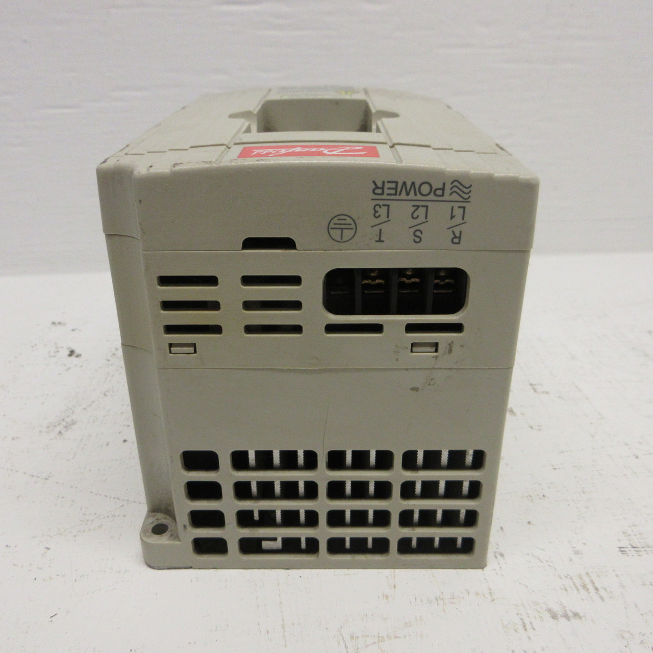 Danfoss VLT-Micro 176F7312 1 HP AC Drive 0.75kW 380-480V 4.2A 2.3kVA (No Keypad) (AH1556-1)