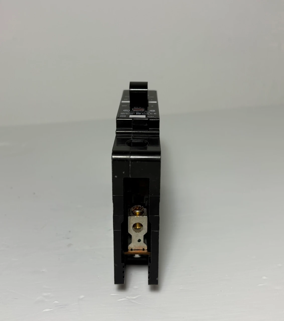 Square D EDB14030 30A Circuit Breaker 1 Pole 18kA @ 277/240 VAC 30 Amp 1P HACR (EM5994-2)