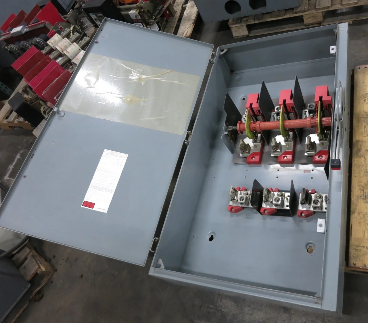Square D H365 400A 600V Fusible Heavy Duty Safety Switch Disconnect 400 Amp E2 (DW8509-1)