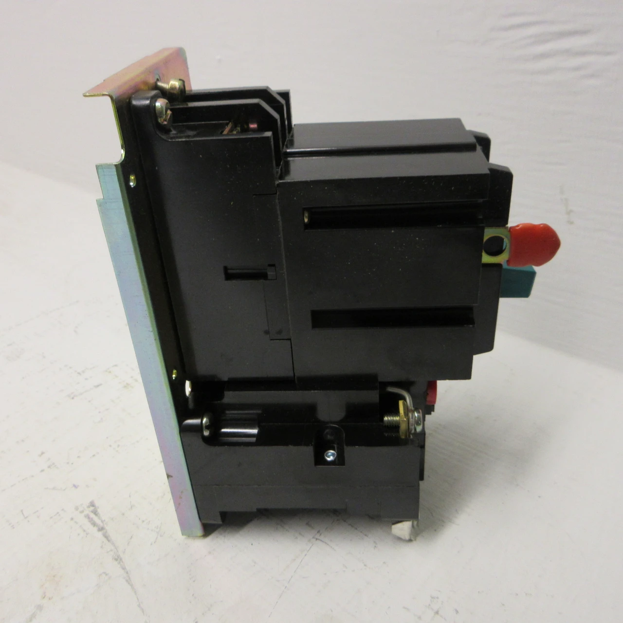 NEW Cutler Hammer B100M1C Size M1 Manual Motor Starter Model B 10 HP NNB (AH1563-2)
