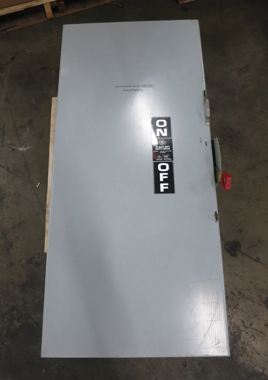 GE TH3326 600A 240V Fusible Heavy Duty Safety Switch Disconnect 600 Amp Mod 11 (DW8518-1)