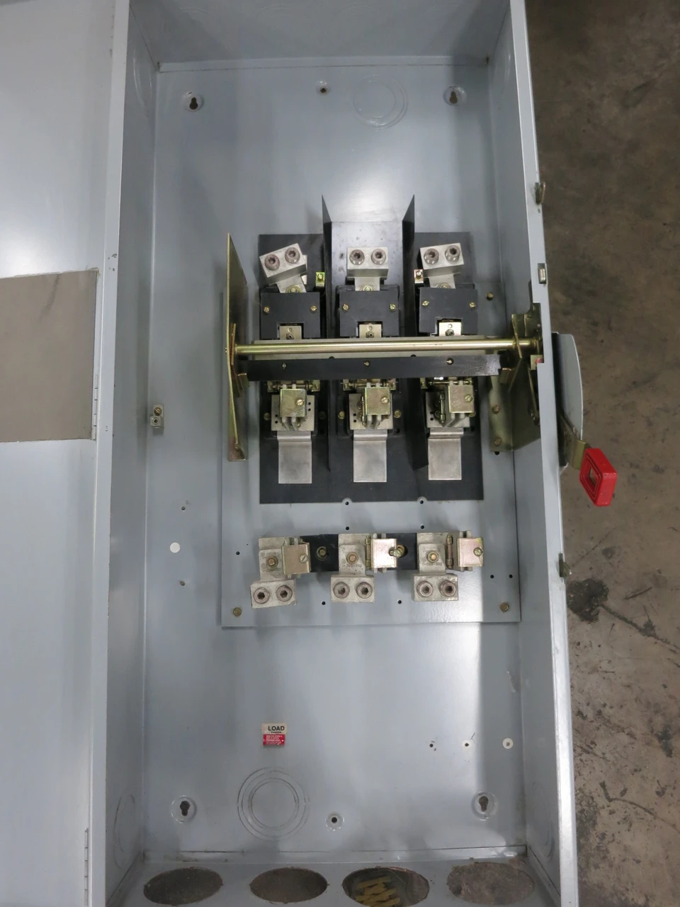 GE TH3326 600A 240V Fusible Heavy Duty Safety Switch Disconnect 600 Amp Mod 11 (DW8518-1)