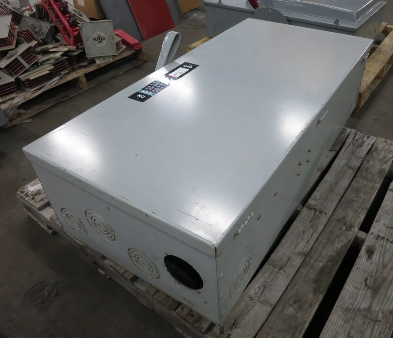Siemens F356 600A 600V Heavy Duty Fusible Safety Switch Disconnect 600 Amp ITE (DW8522-1)