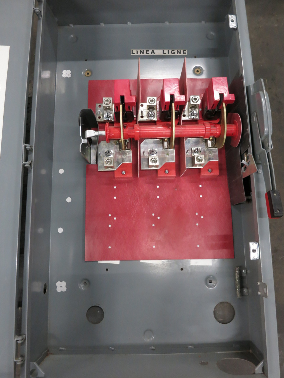 Square D HU365R 400A 600V Non-Fusible Safety Switch Disconnect 400 Amp 3R E05 (DW8520-1)