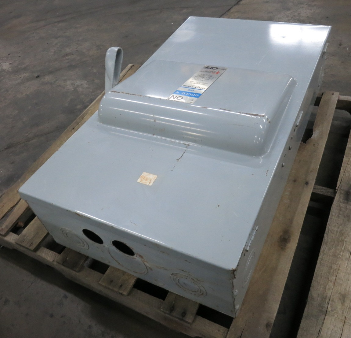 ITE NF355 400A 600V Non-Fusible Safety Switch Disconnect 400 Amp NF-355 Gould (DW8525-1)