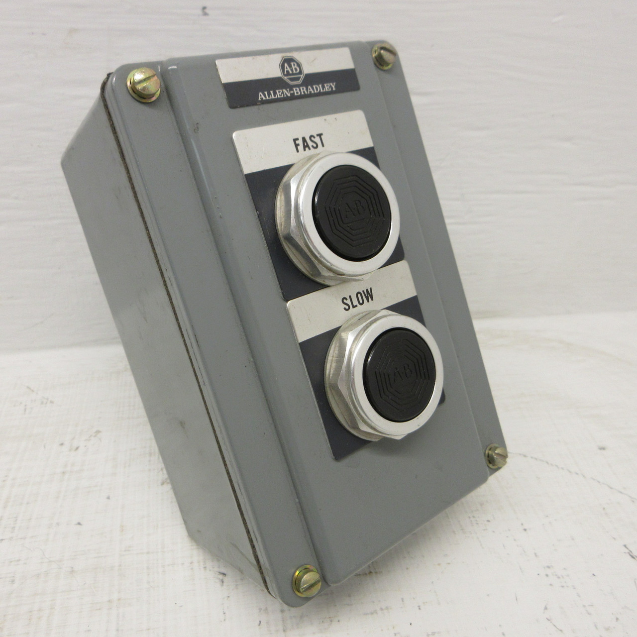 Image of NEW Allen Bradley 800T 2TX N Slow Fast 2 Button Switch Controller FAST/SLOW NNB