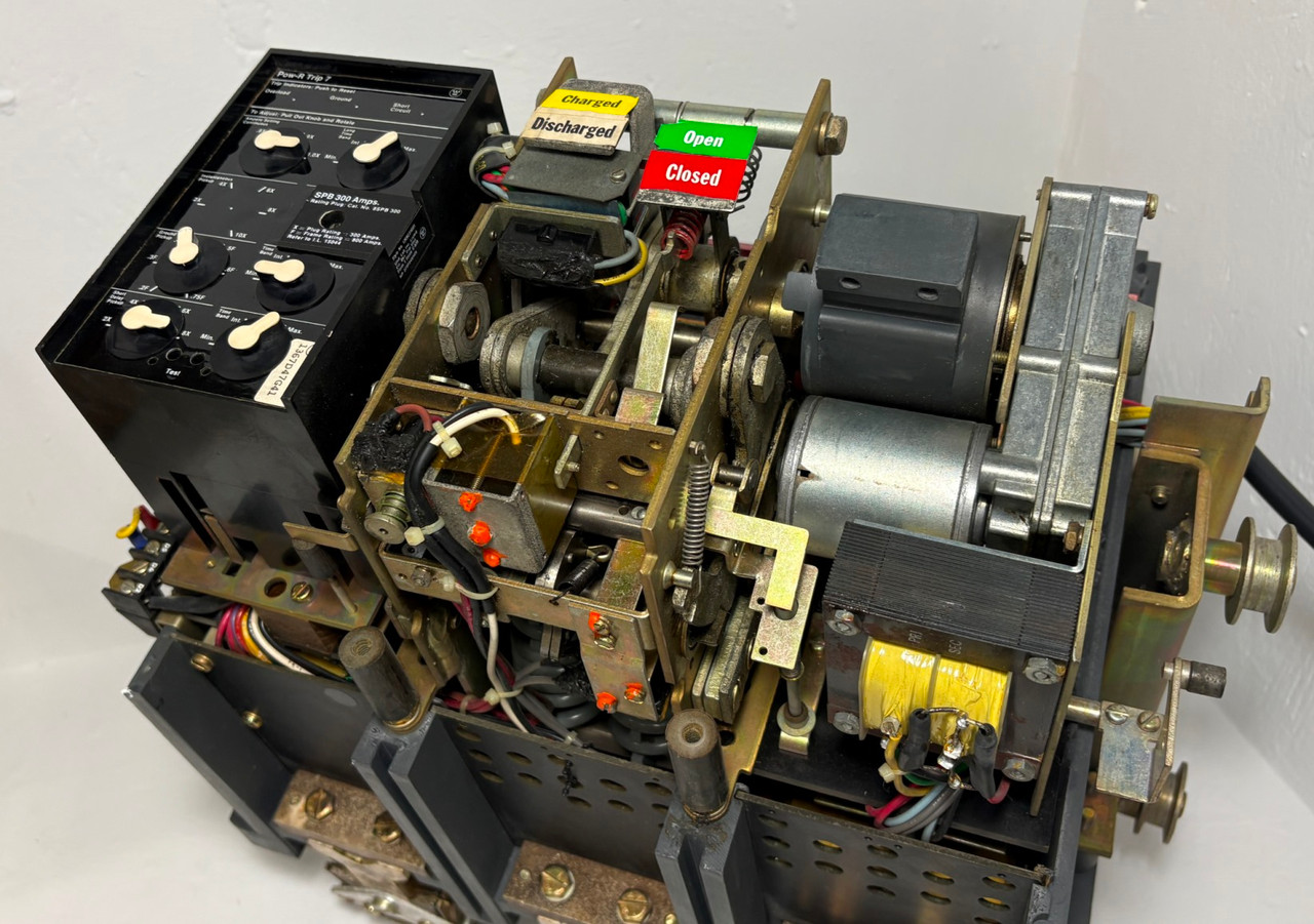 Westinghouse SPB 100 800A LSIG Drawout EO Pow-R Breaker 300 Amp Plug 480V DO (EM5995-1)