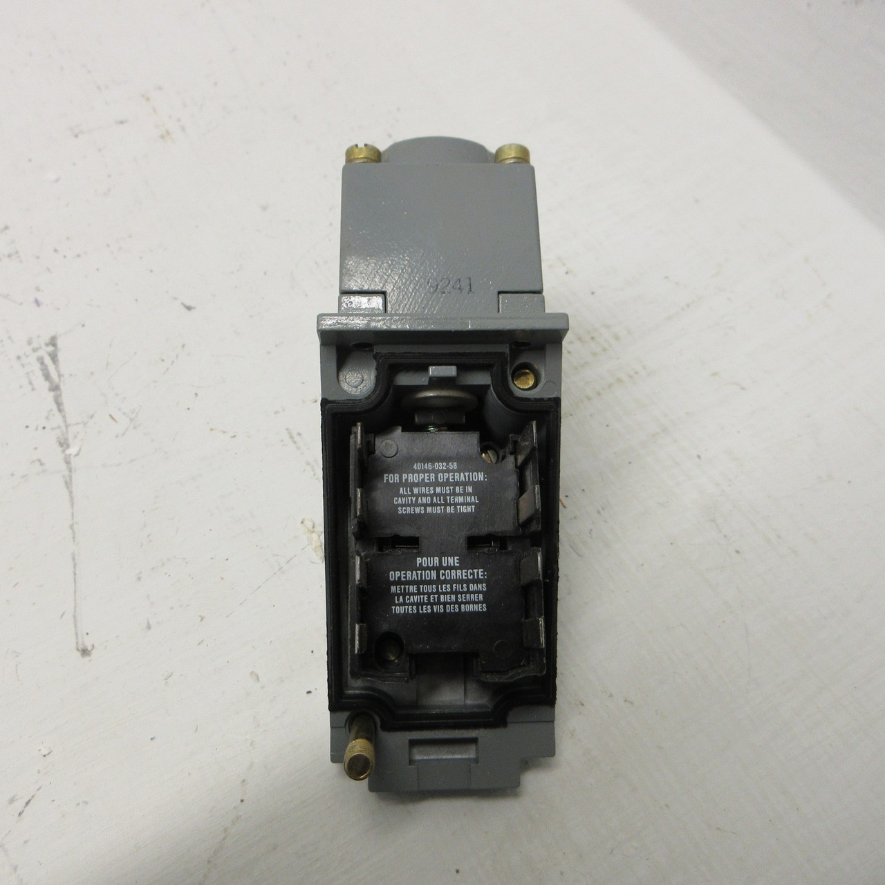 NEW Allen Bradley 802T-HTP1 Ser F Oil Tight Limit Switch Type 4 & 13 A300 NIB (AH1585-3)