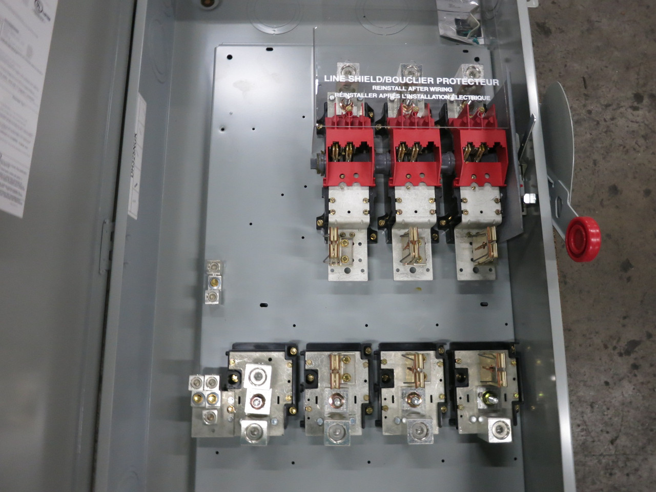 NEW Eaton DH325NGK 400A 240V Fusible Safety Switch Disconnect 400 Amp 240 VAC (DW8551-2)