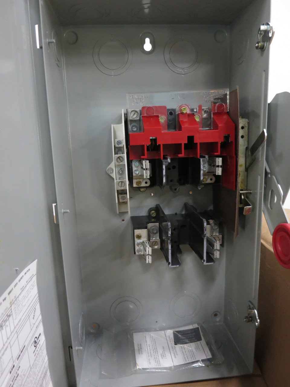 NEW Eaton DH223NGK 100A 240V Fusible Safety Switch Disconnect 100 Amp 1PH 2P (DW8549-1)