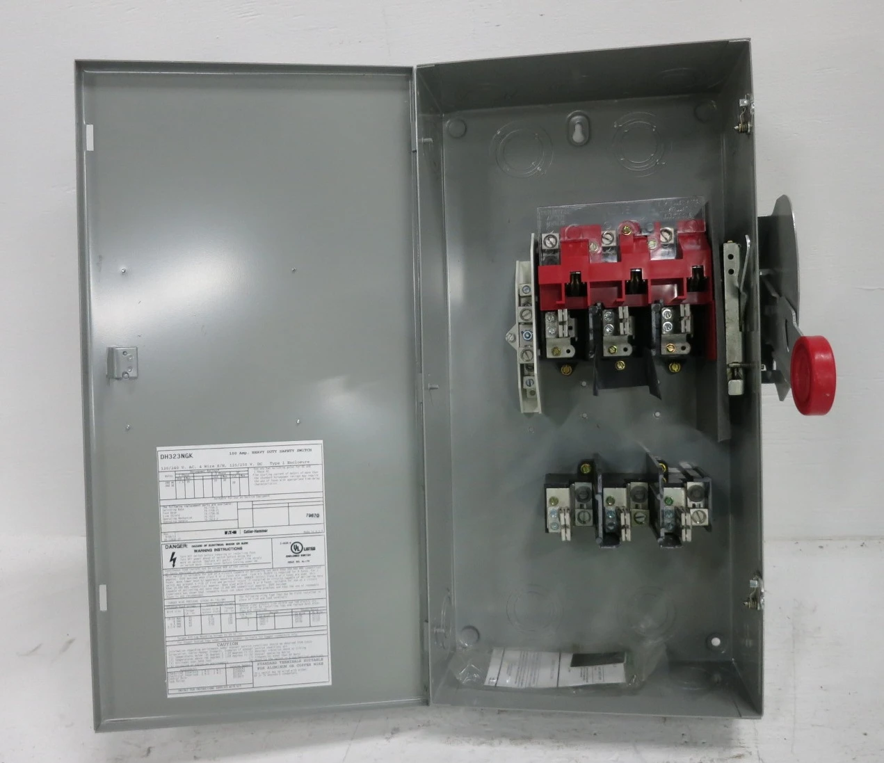 NEW Eaton DH323NGK 100 Amp 240V Fusible Safety Switch Disconnect 100A 240 VAC (DW8548-2)