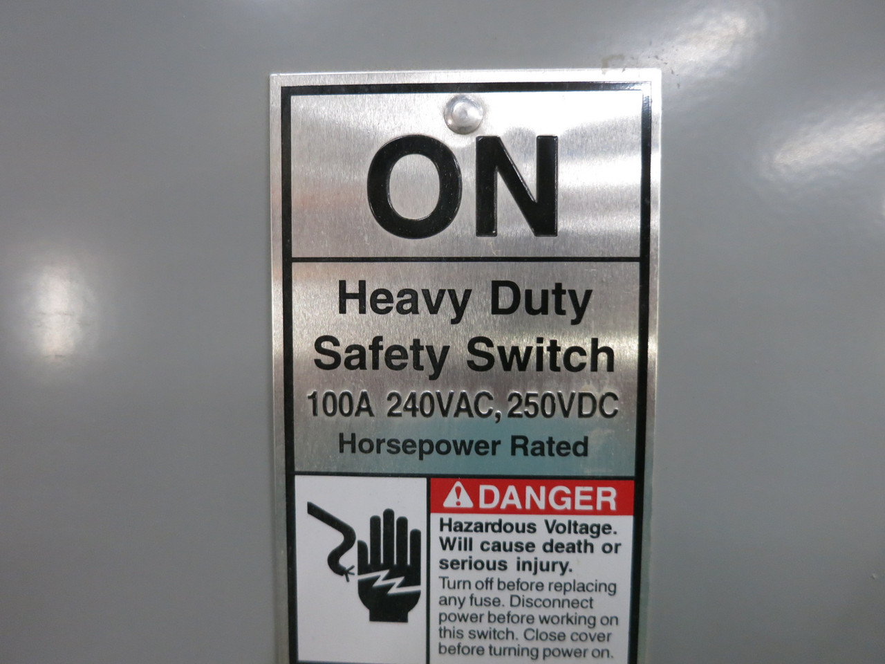 NEW Siemens HF323NR 100A 240V Fusible Safety Switch Disconnect 100 Amp 3R (DW8555-12)