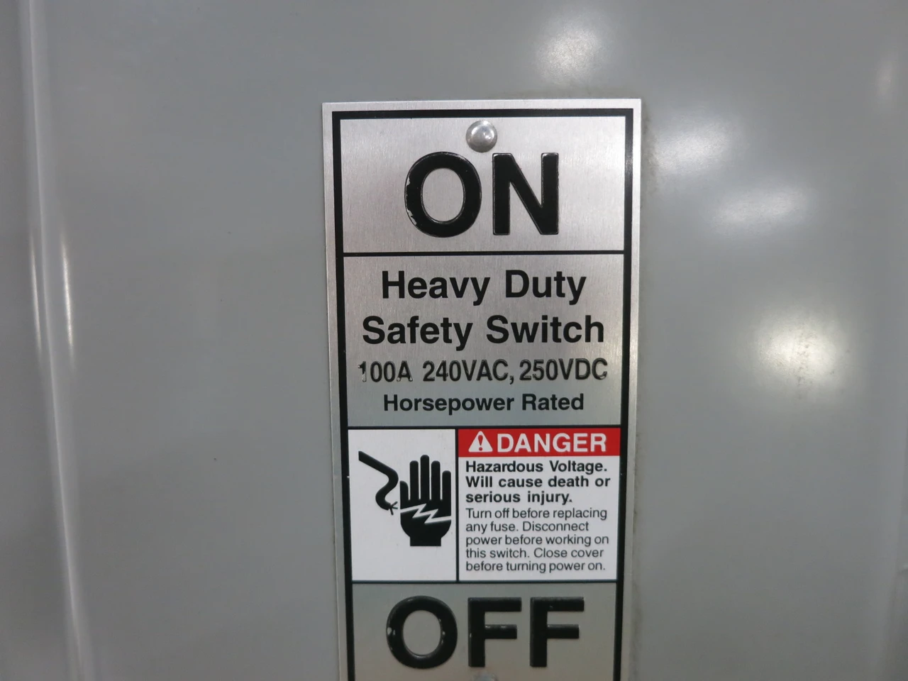 NEW Siemens HF323N 100A 240V Heavy Duty Safety Switch Disconnect 100 Amp HF323 (DW8554-7)