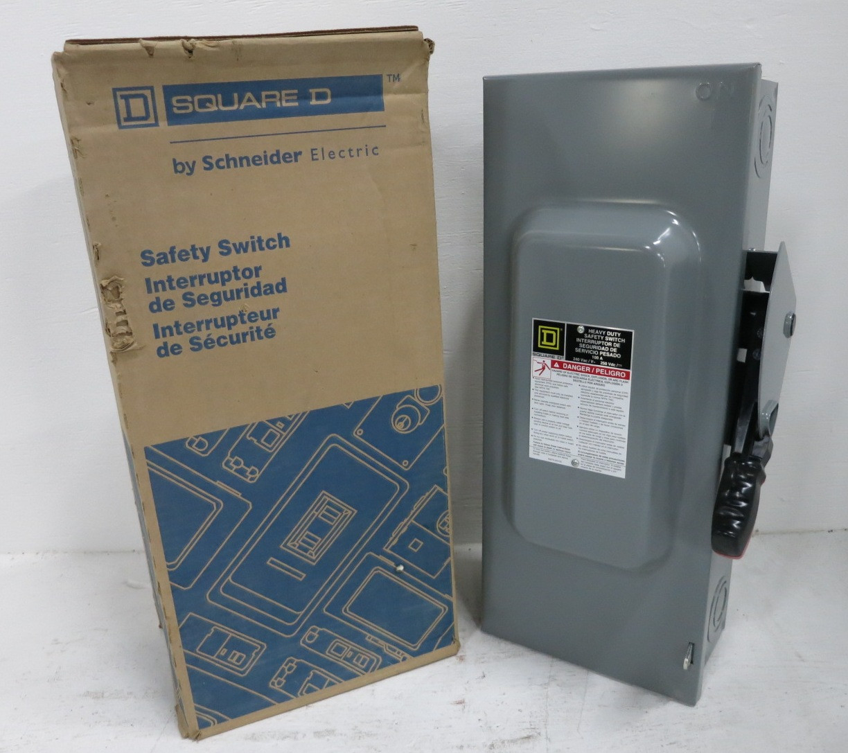 Image of NEW Square D H323N 100A 240V Fusible Safety Switch Disconnect 100 Amp H323-N F05