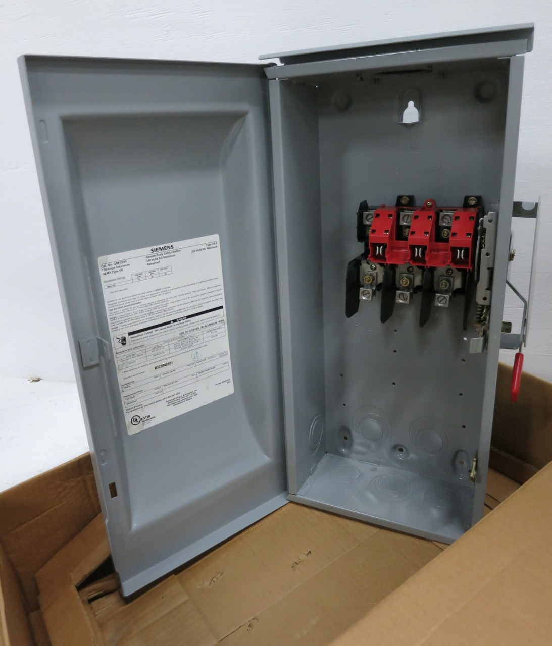 NEW Siemens GNF323R 100A 240V Non-Fusible Safety Switch Disconnect 100 Amp 3R (DW8562-1)