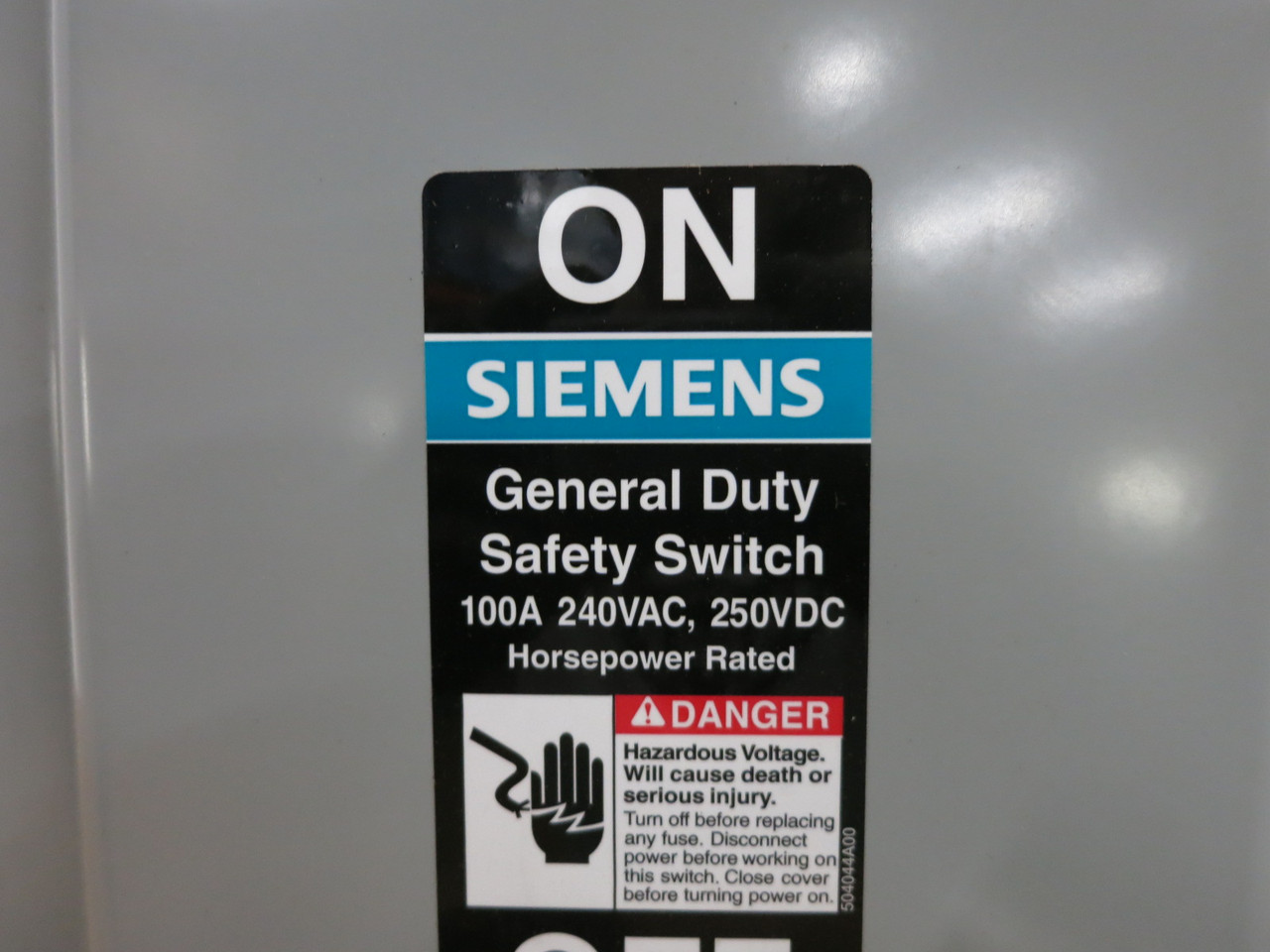 NEW Siemens GF323N 100A 240V Fusible Safety Switch Disconnect 100 Amp 240 VAC (DW8563-2)