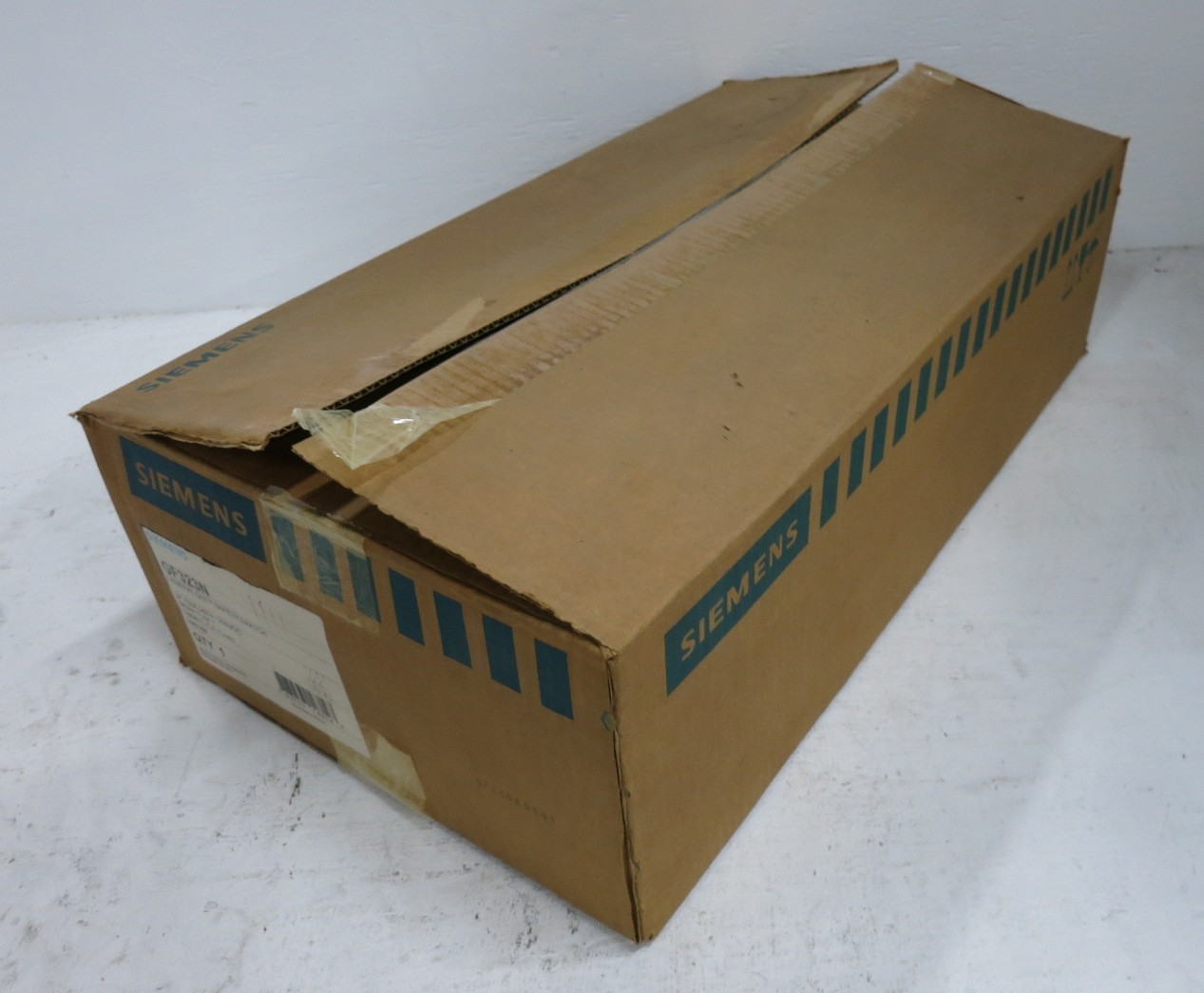 NEW Siemens GF323N 100A 240V Fusible Safety Switch Disconnect 100 Amp 240 VAC (DW8563-2)