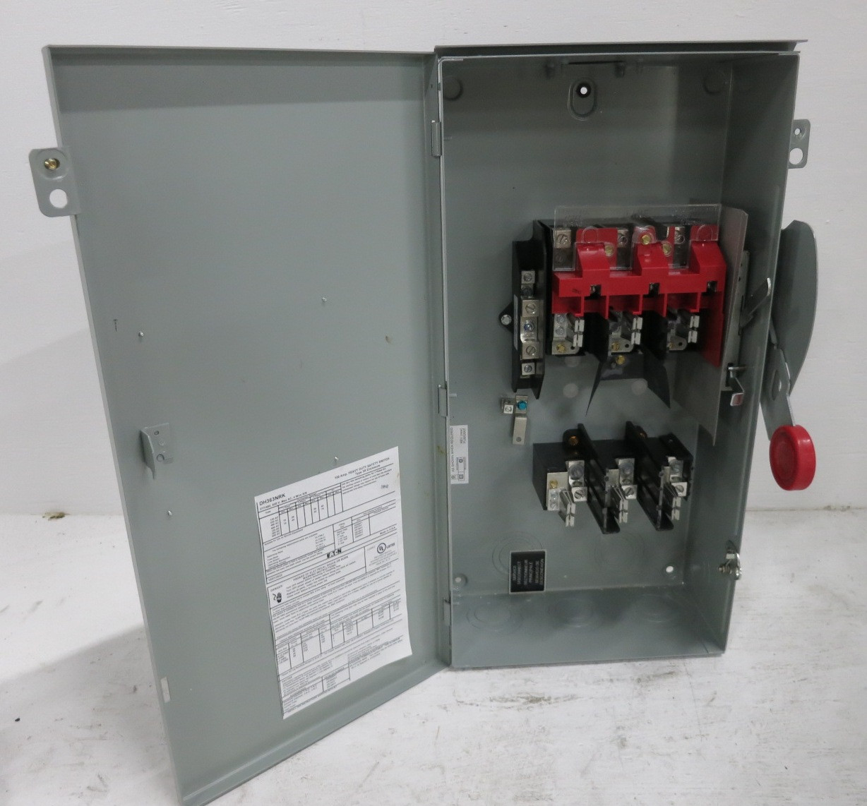 NEW Eaton DH363NRK 100A 600V Fusible Safety Switch Disconnect 100 Amp 3R (DW8568-1)