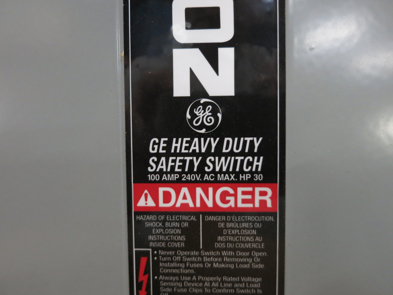 NEW GE TH4323 100A 240V Fusible Heavy Duty Safety Switch Disconnect 100 Amp 10 (DW8569-1)