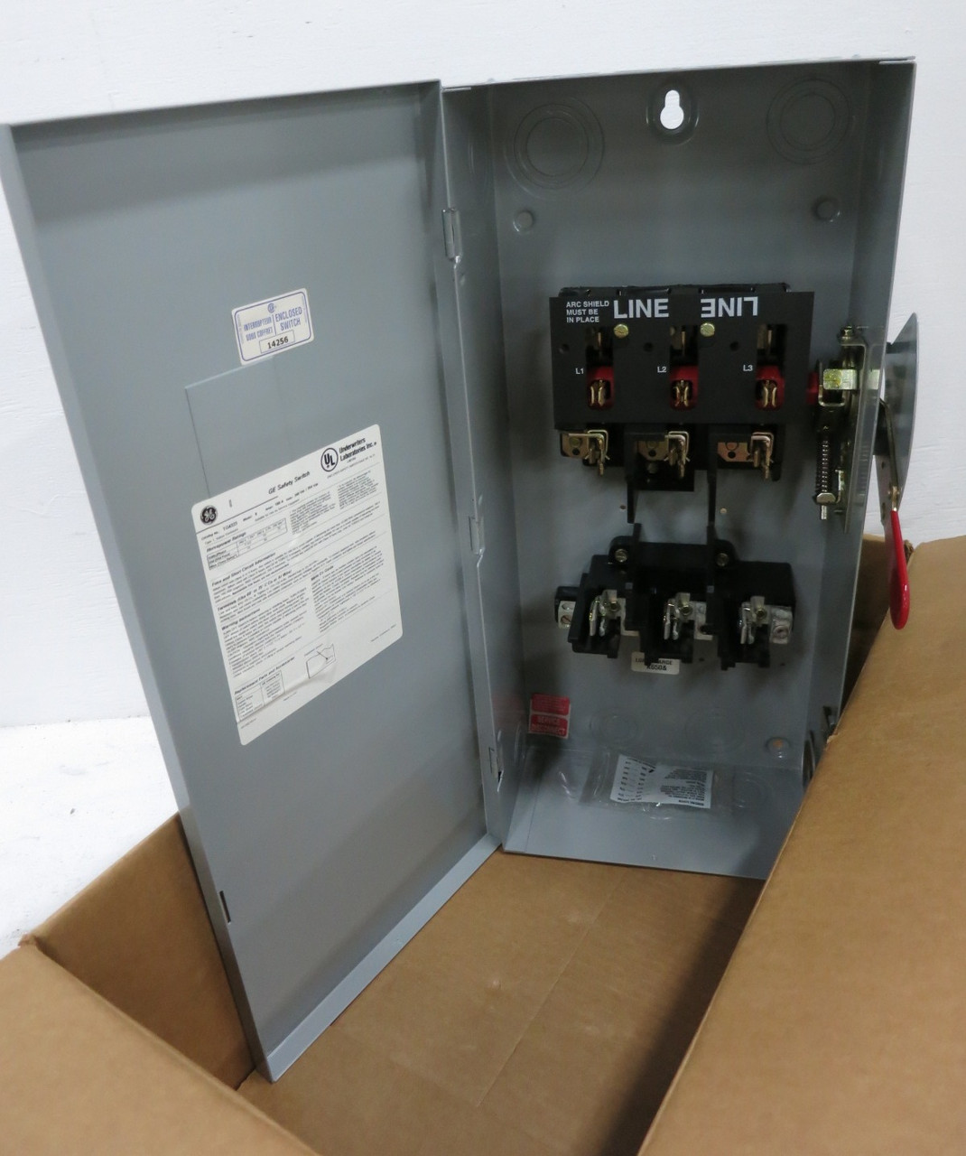 NEW GE TG4323 100A 240V Fusible General Duty Safety Switch Disconnect 100 Amp 8 (DW8570-1)