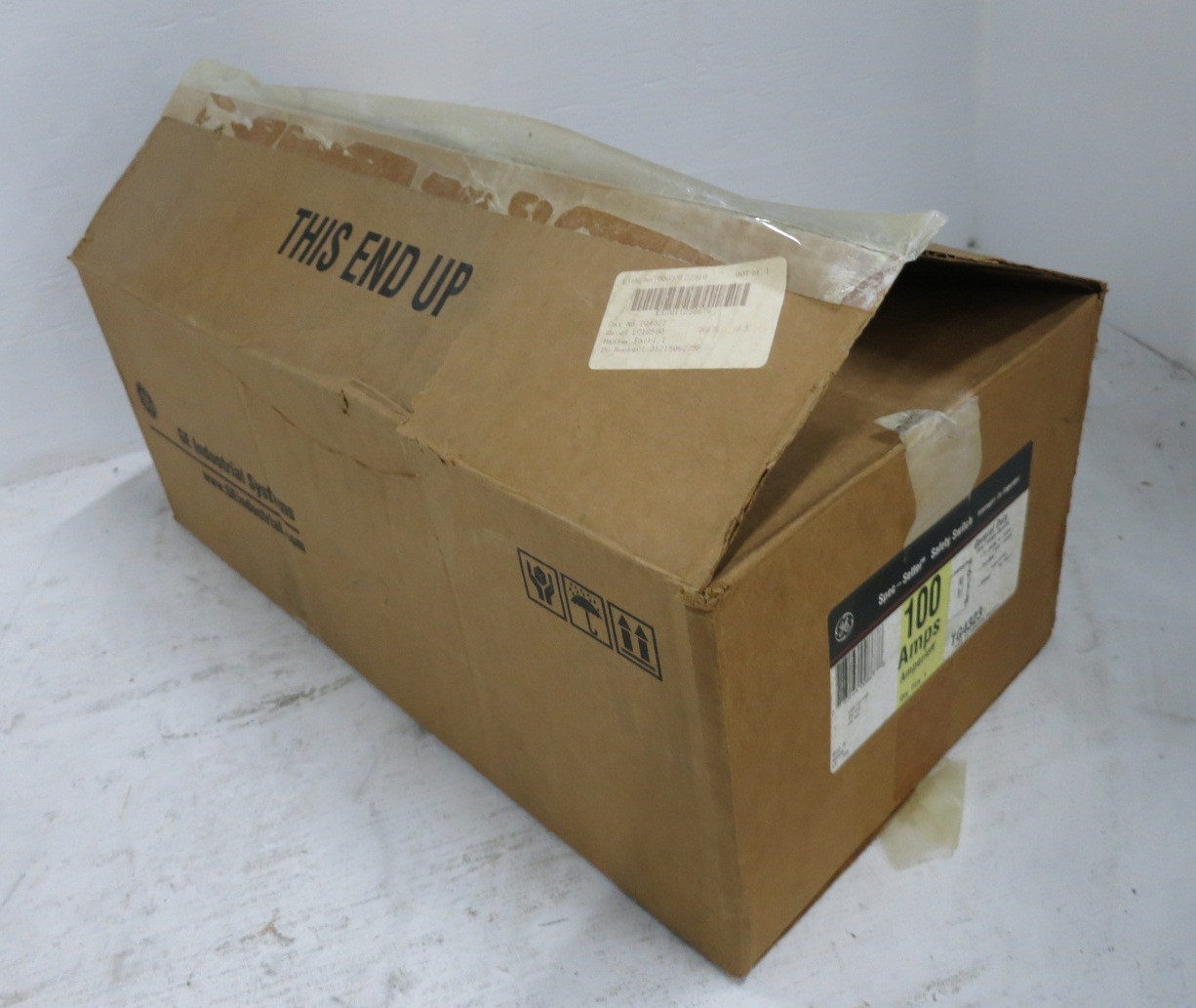 NEW GE TG4323 100A 240V Fusible General Duty Safety Switch Disconnect 100 Amp 8 (DW8570-1)