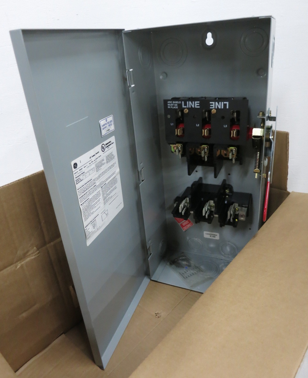 NEW GE TG4323 100 Amp 240V Fusible General Duty Safety Switch Disconnect 100A 9 (DW8571-1)