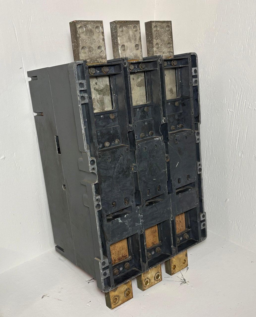 Cutler-Hammer SPBR325F SPB 100 2500A LSI Circuit Breaker 3P 600V 2500 Amp SPB100 (EM5998-1)