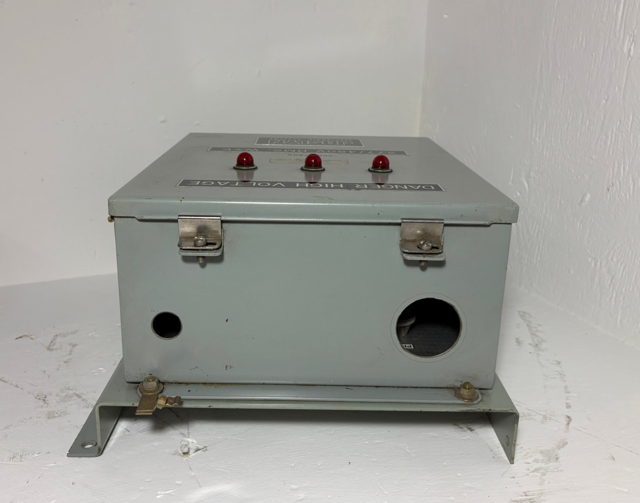 Joslyn Electronic 1456-85 AC Power Arrester 277/480V 3PH 5W Type 4/4X Enclosure (EM6000-1)