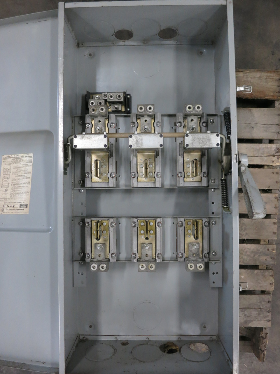 ITE F326 600A 240V Fusible Safety Switch Disconnect F-326 600 Amp 240 VAC Gould (DW8580-1)