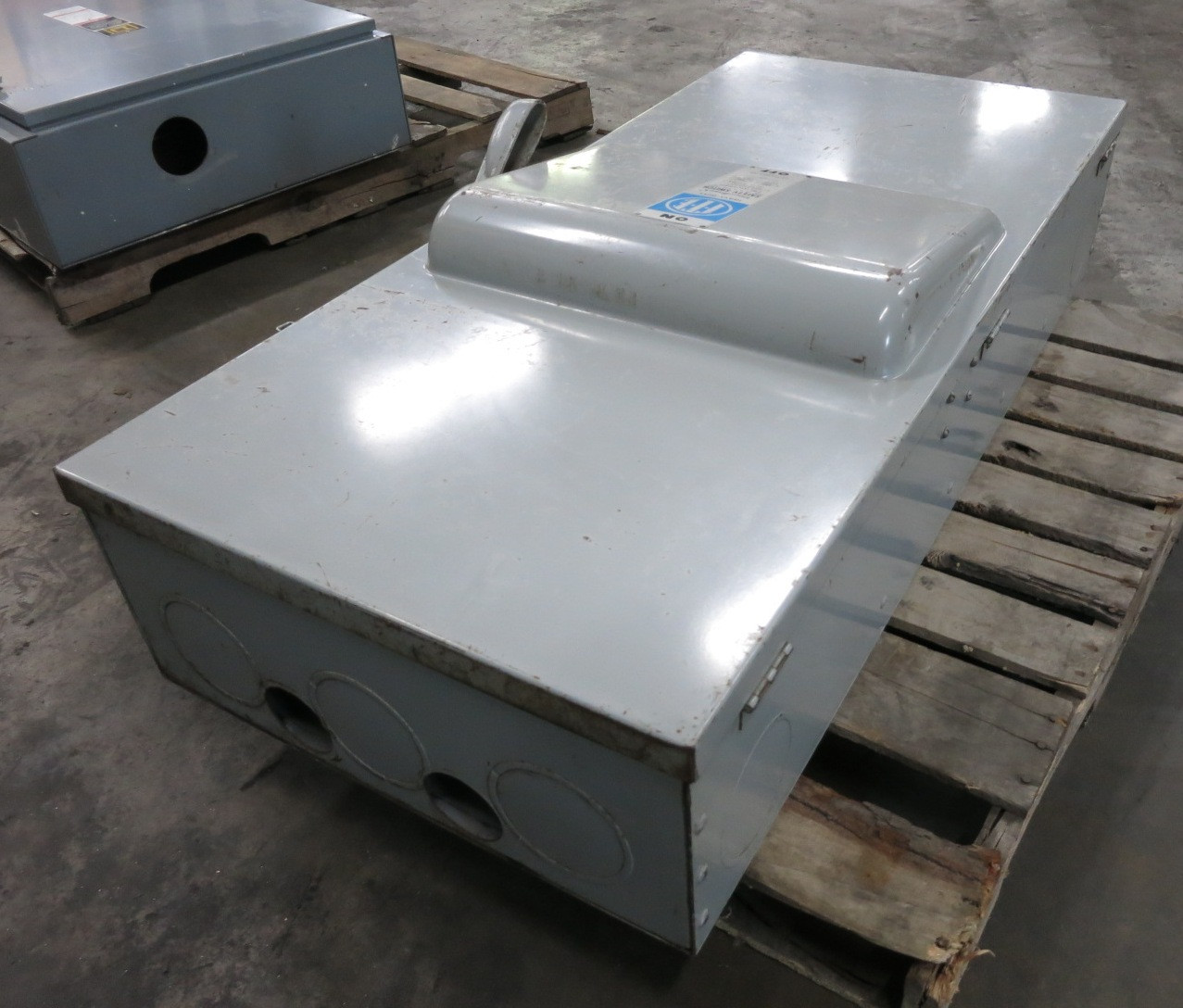 ITE F326 600A 240V Fusible Safety Switch Disconnect F-326 600 Amp 240 VAC Gould (DW8580-1)