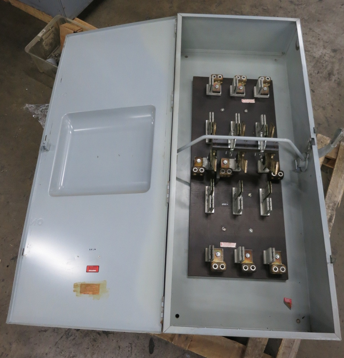 NEW GE TC70326 600A 240V Fusible Double Throw Manual Transfer Switch 600 Amp (DW8582-1)