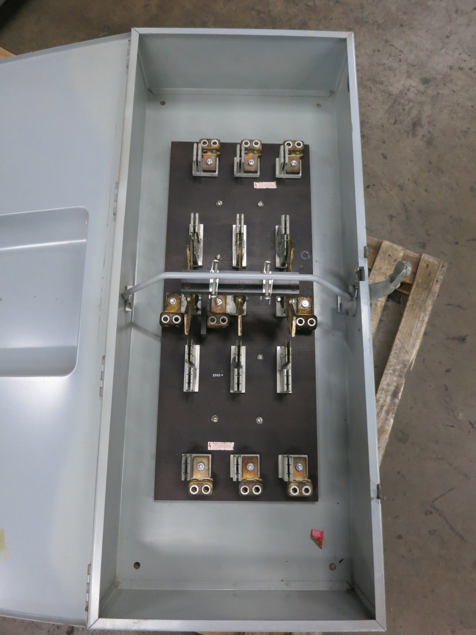 NEW GE TC70326 600A 240V Fusible Double Throw Manual Transfer Switch 600 Amp (DW8582-1)