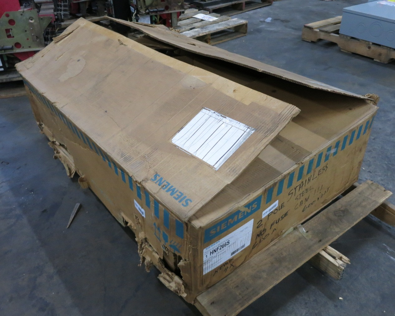 NEW Siemens HNF266S 600A 600V Non-Fusible Safety Switch Disconnect 600 Amp 4X (DW8579-1)