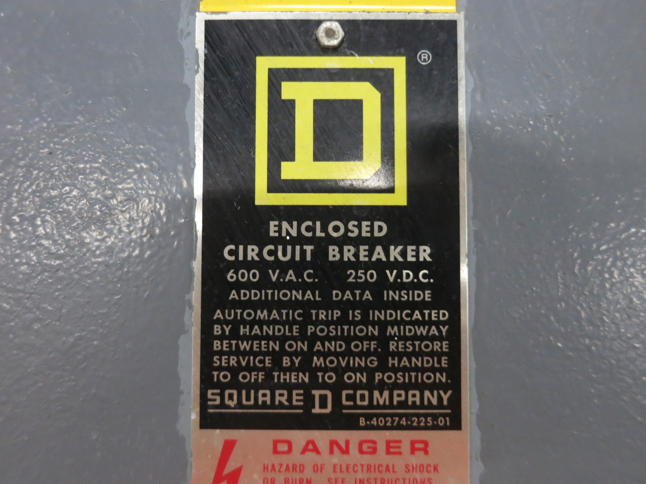 Square D KA-225-S Ser E1 225A 600V Circuit Breaker Enclosure 225 Amp SN225KA (DW8576-8)