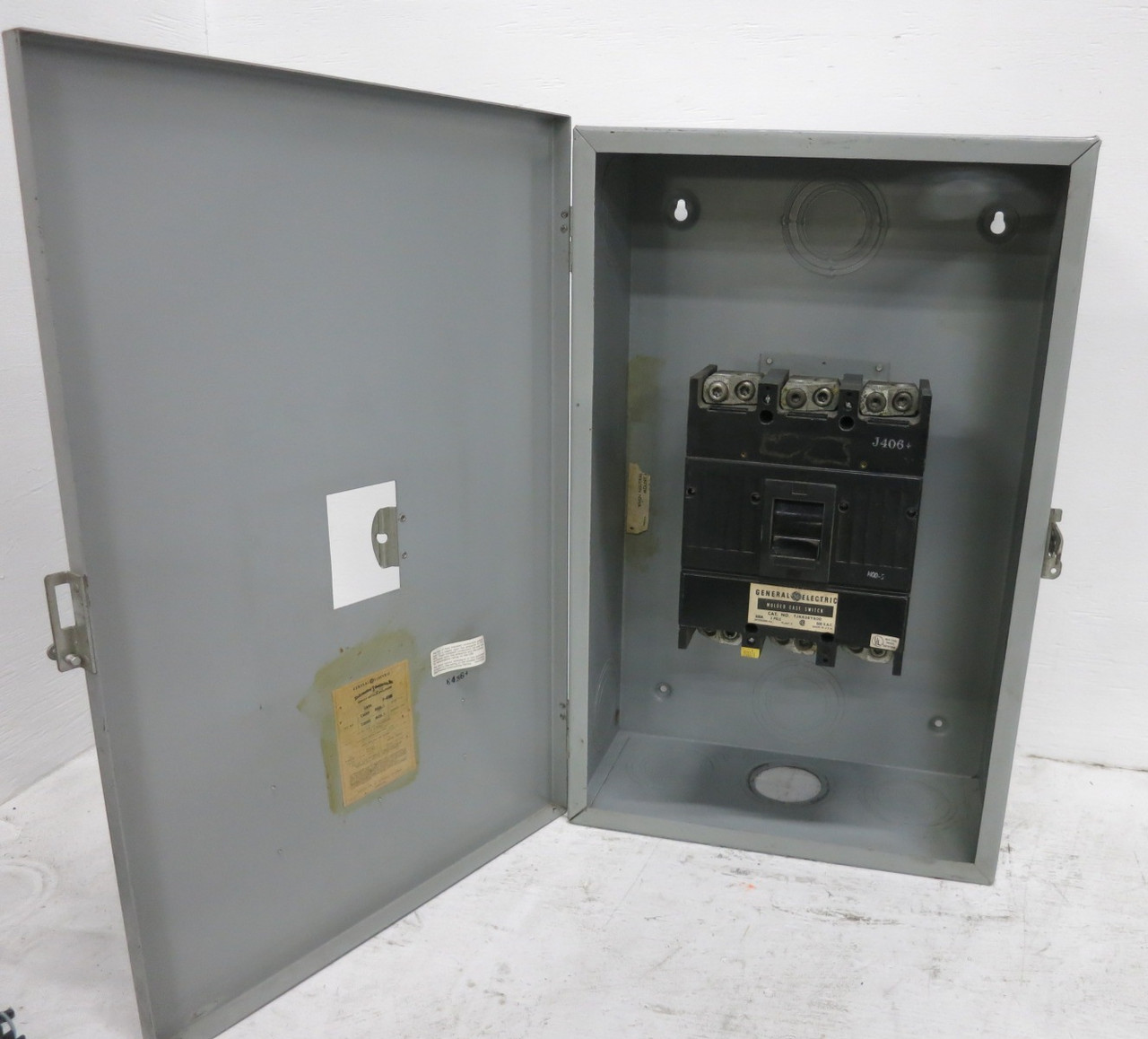 GE TJ600S 600A 600V Circuit Breaker Enclosure TJK636Y600 Molded Case Switch 600 (DW8587-8)
