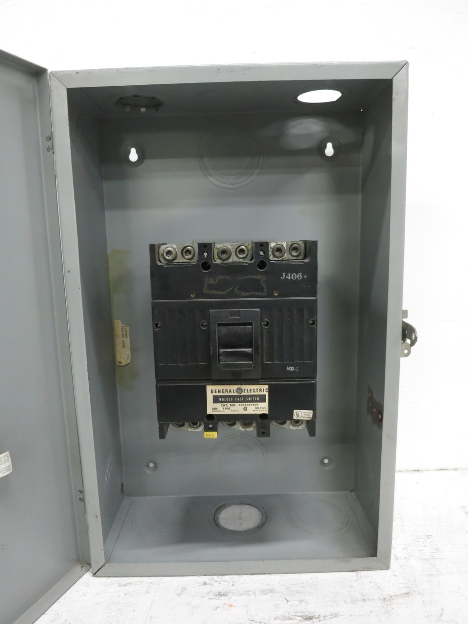 GE TJ600S 600A 600V Circuit Breaker Enclosure TJK636Y600 Molded Case Switch 600 (DW8587-8)