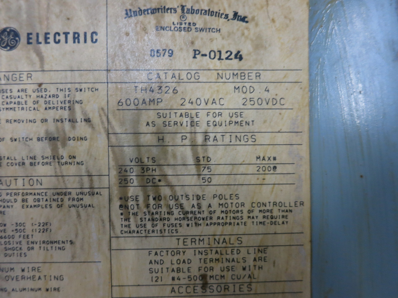 GE TH4326 600A 240V Fusible Heavy Duty Safety Switch Disconnect 600 Amp Mod 4 (DW8586-1)