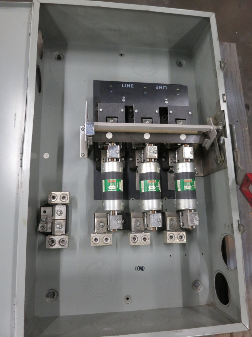 GE TH4326 600A 240V Fusible Heavy Duty Safety Switch Disconnect 600 Amp Mod 4 (DW8586-1)