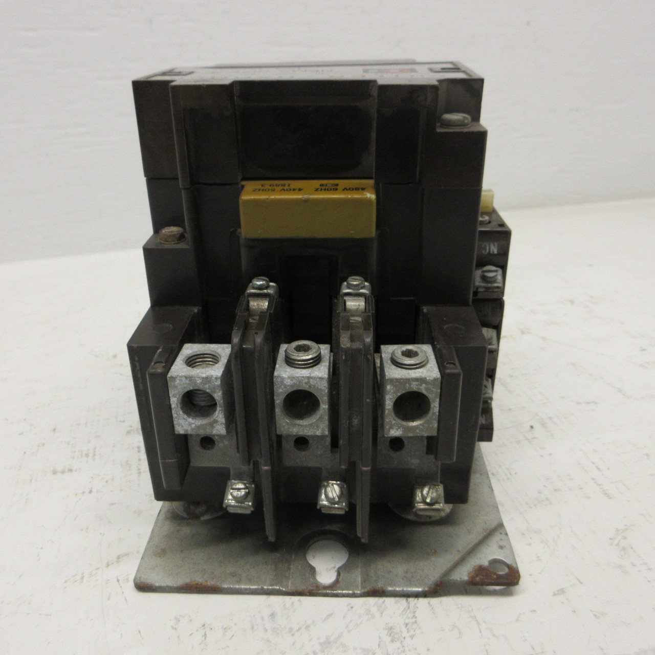 Cutler Hammer C10EN3 Size 3 Motor Contactor 480V Coil Ser B1 90A 50 HP 3PH C-H (AH1625-1)