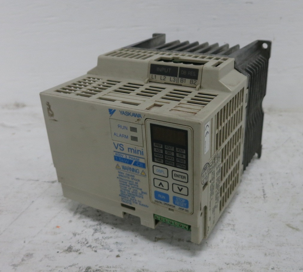 Yaskawa CIMR-XCBC41P5 2 HP VS mini AC Drive 380-460V 1.5 kW VFD 400V (DW8595-1)