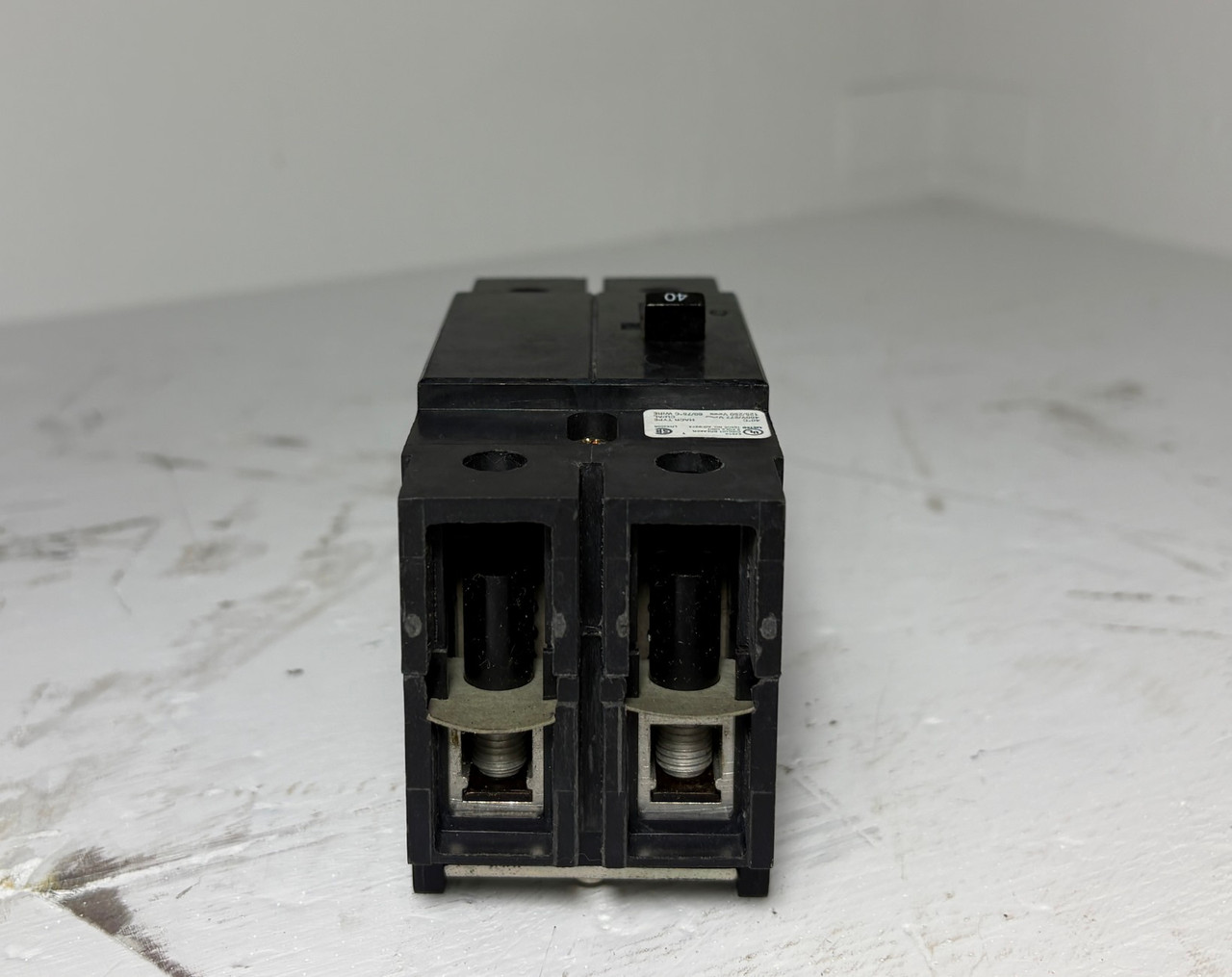 NEW Cutler-Hammer GHC2040 40A 2 Pole Circuit Breaker 480V Type GHC 2P 40 Amp NIB (EM6004-4)