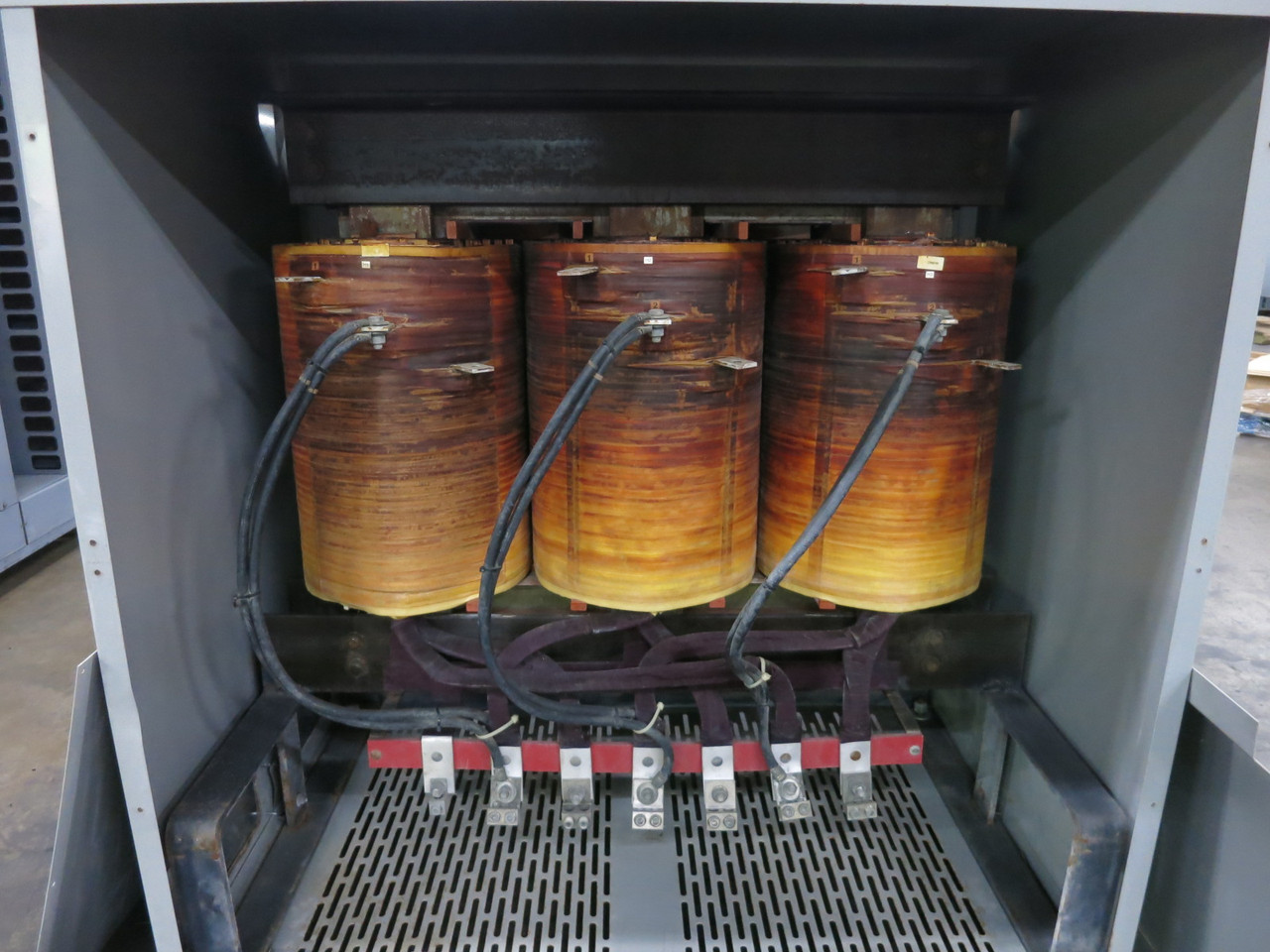 Olsun 550 KVA 460 Delta to 460Y/266 V 3PH Dry Type Isolation Transformer 460V (DW8588-1)