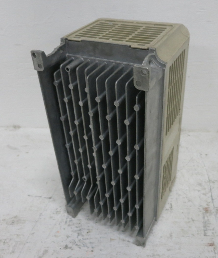 Yaskawa CIMR-F7U40P7 Varispeed F7 1 HP AC VS Drive 380-480V 40P71F VFD 480 VAC (DW8603-2)