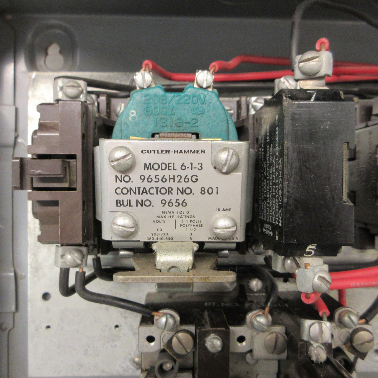 Cutler Hammer 9656 Enclosed Size 0 Reversing Starter 5HP 18A 220V Coil 9656H26G (AH1630-1)