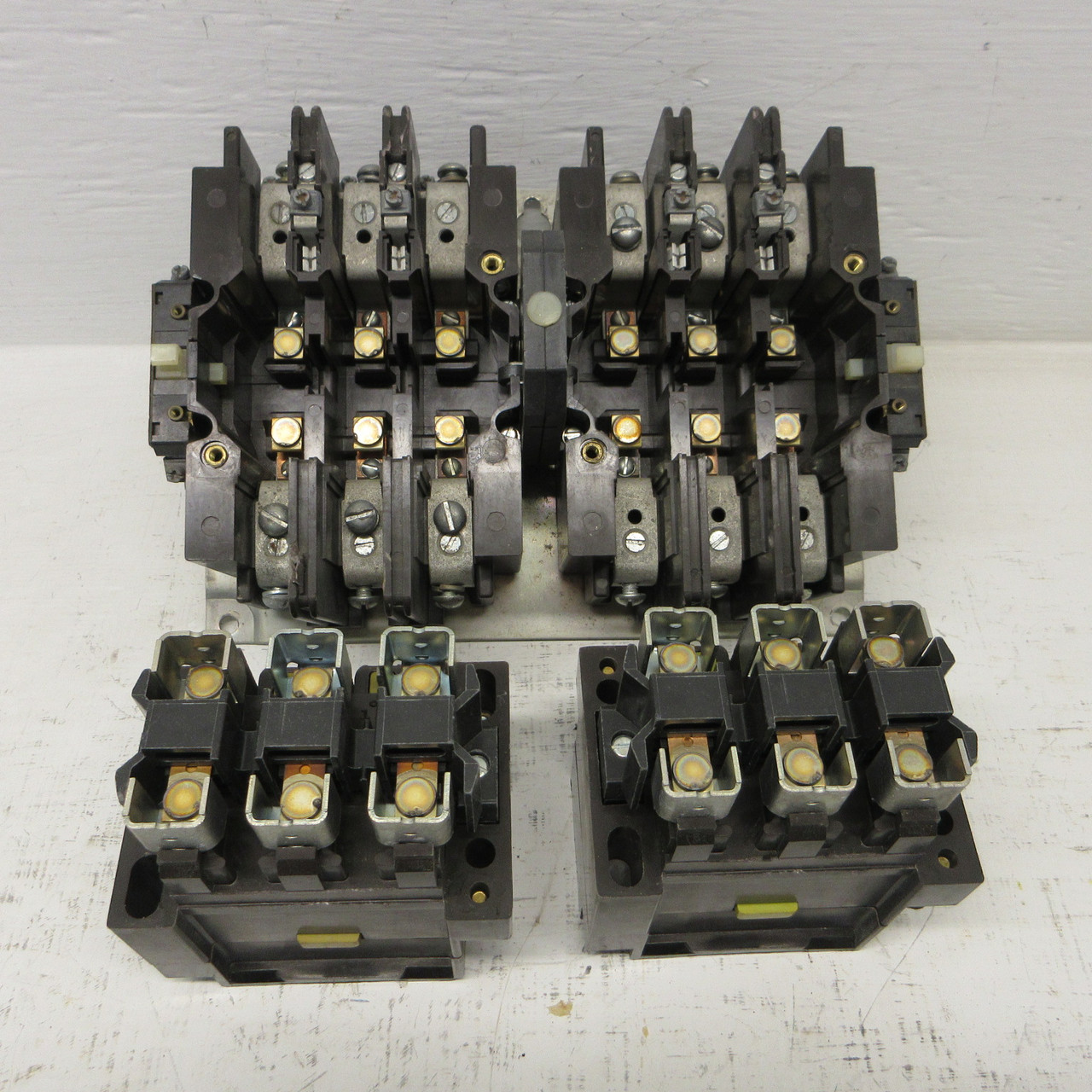 Cutler Hammer C10EN3 Size 3 Reversing Motor Contactor 480V Coil Ser B1 90A 50 HP (AH1631-1)