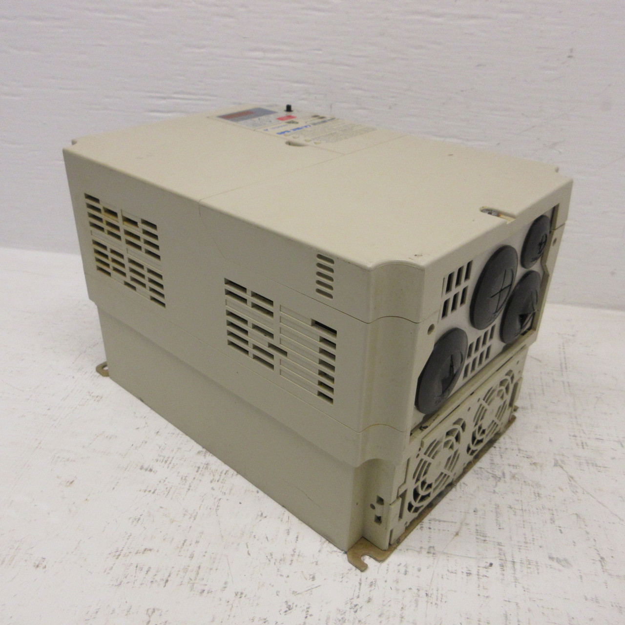 Yaskawa CIMR-V7AM47P5 GPD 315V7 AC VS Drive 10HP 7.5kW 380-460V Magnetek flawed (AH1637-1)