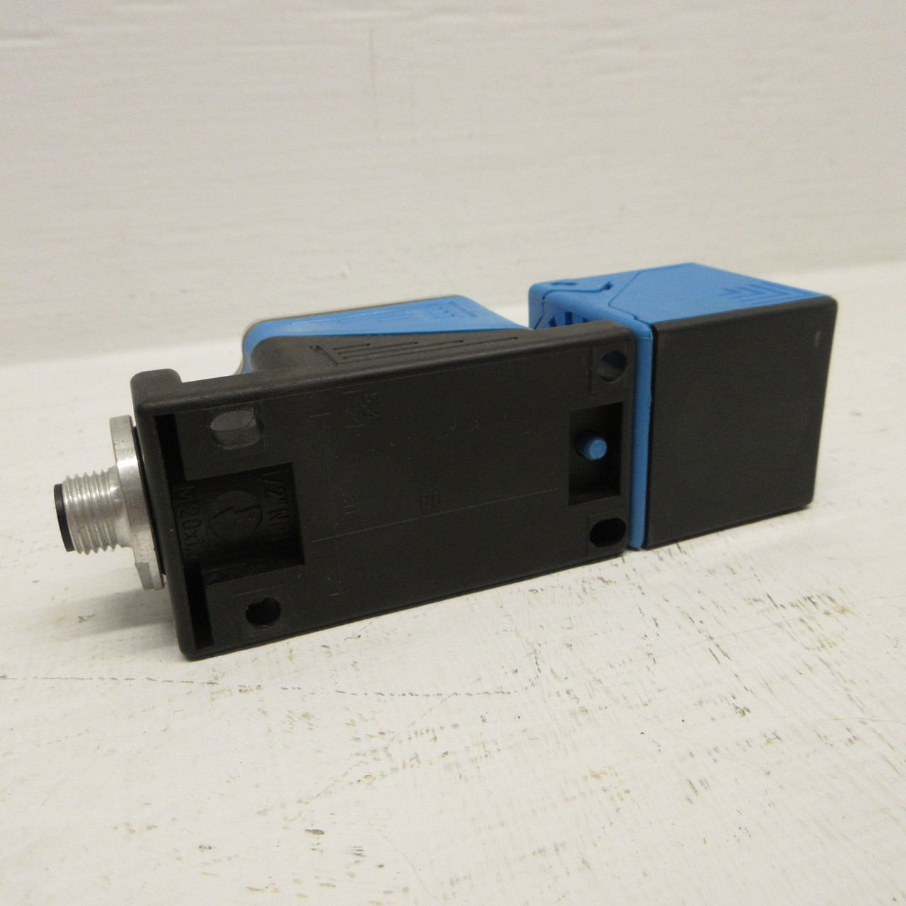 Allen Bradley 871L-B20E40-R3 Ser A Inductive Proximity Sensor 20-250VAC/DC 400mA (AH1645-2)