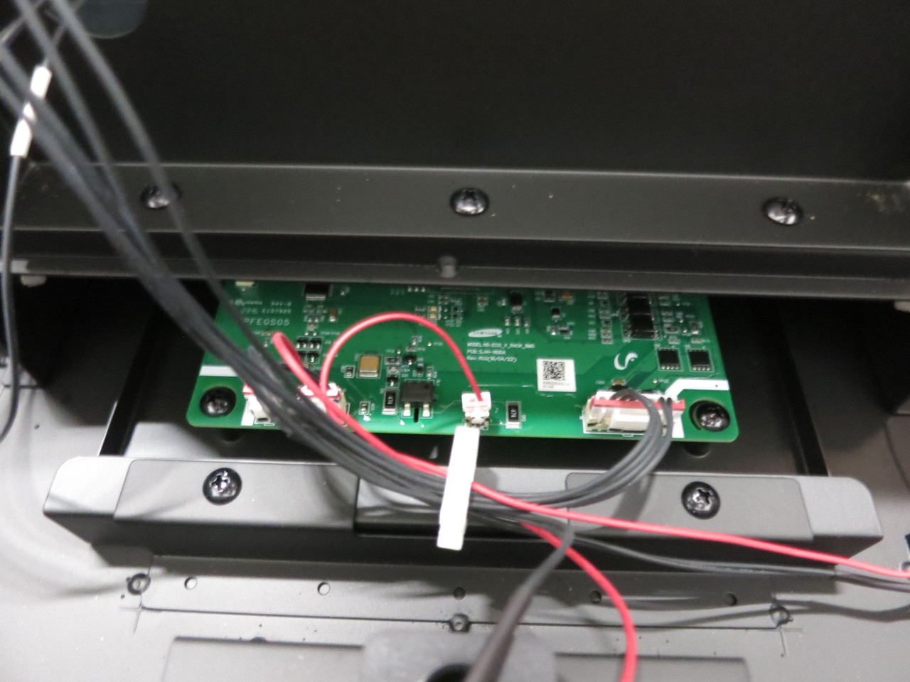 Samsung SDI V049-0011XA SMU String Management Unit UPS-U6A4 600A LLF37060D33 24V (DW8627-11)