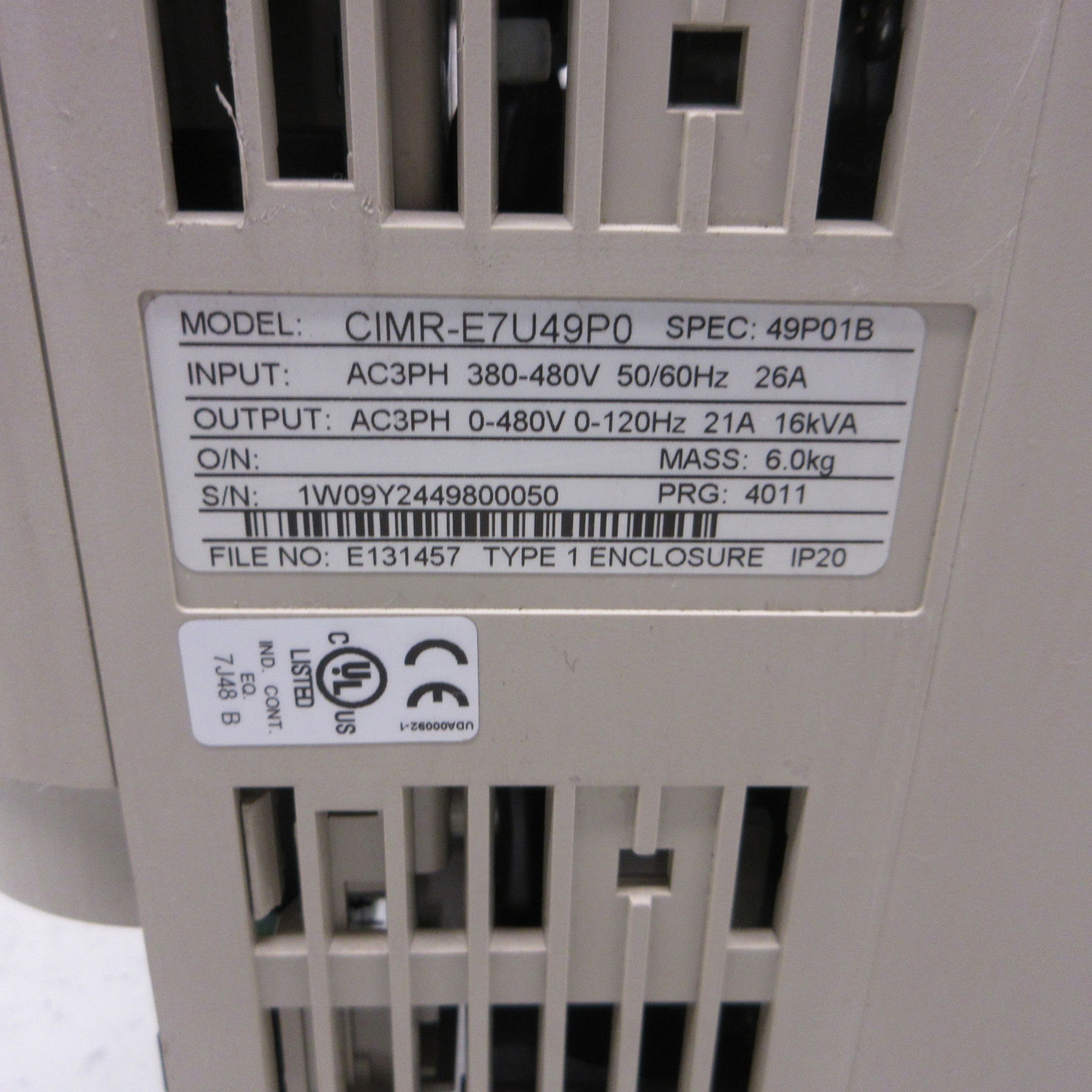 Yaskawa Varispeed E7 CIMR-E7U49P0 15 HP 480V 21A AC VS Drive CIMRE7U49P0 (flaw) (AH1660-1)