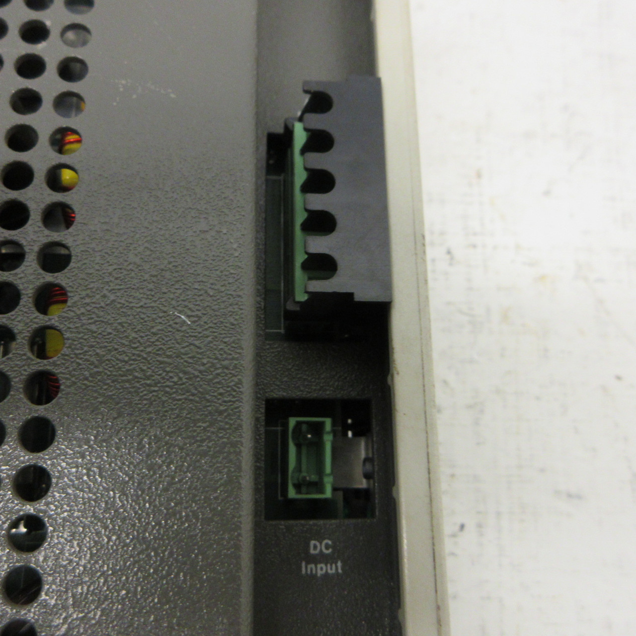 Modicon PC-E984-685 984 Programmable Controller PCE984685 PLC Module 115/230VAC (AH1663-1)